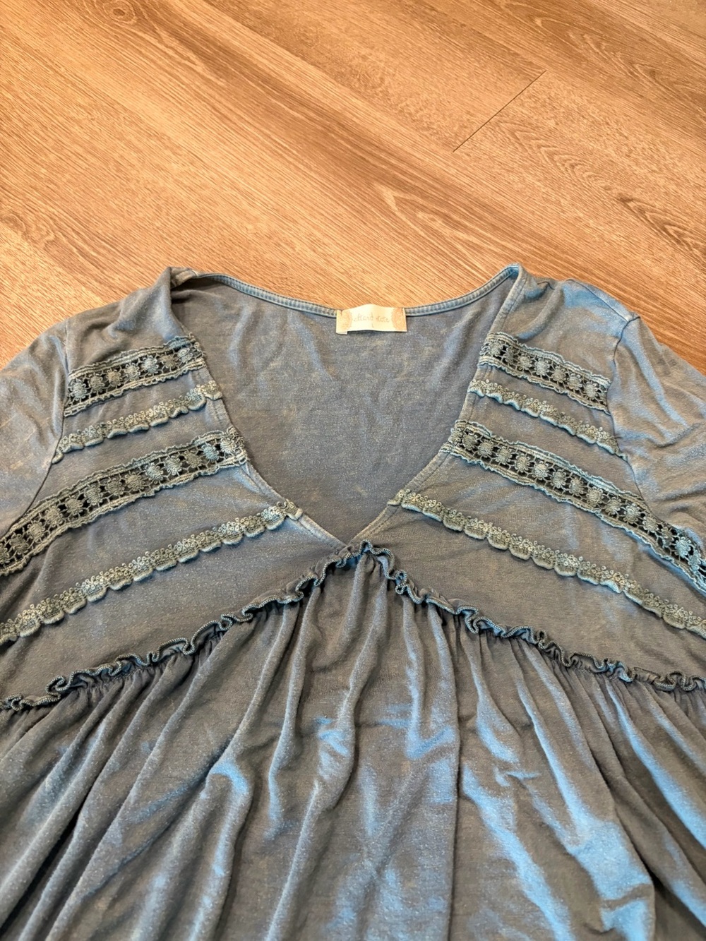 Altar'd State Slate Blue V-Neck Long Sleeve Ruffle Detail Top I Size Large - Picture 3 of 4
